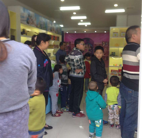 開(kāi)玩具加盟店需要什么條件才合適?