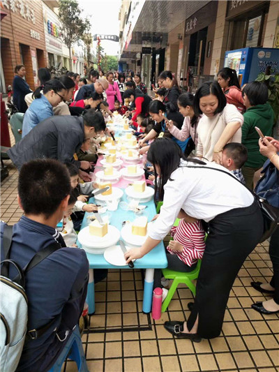 皇家迪智尼玩具加盟店鋪開(kāi)業(yè)又火啦！