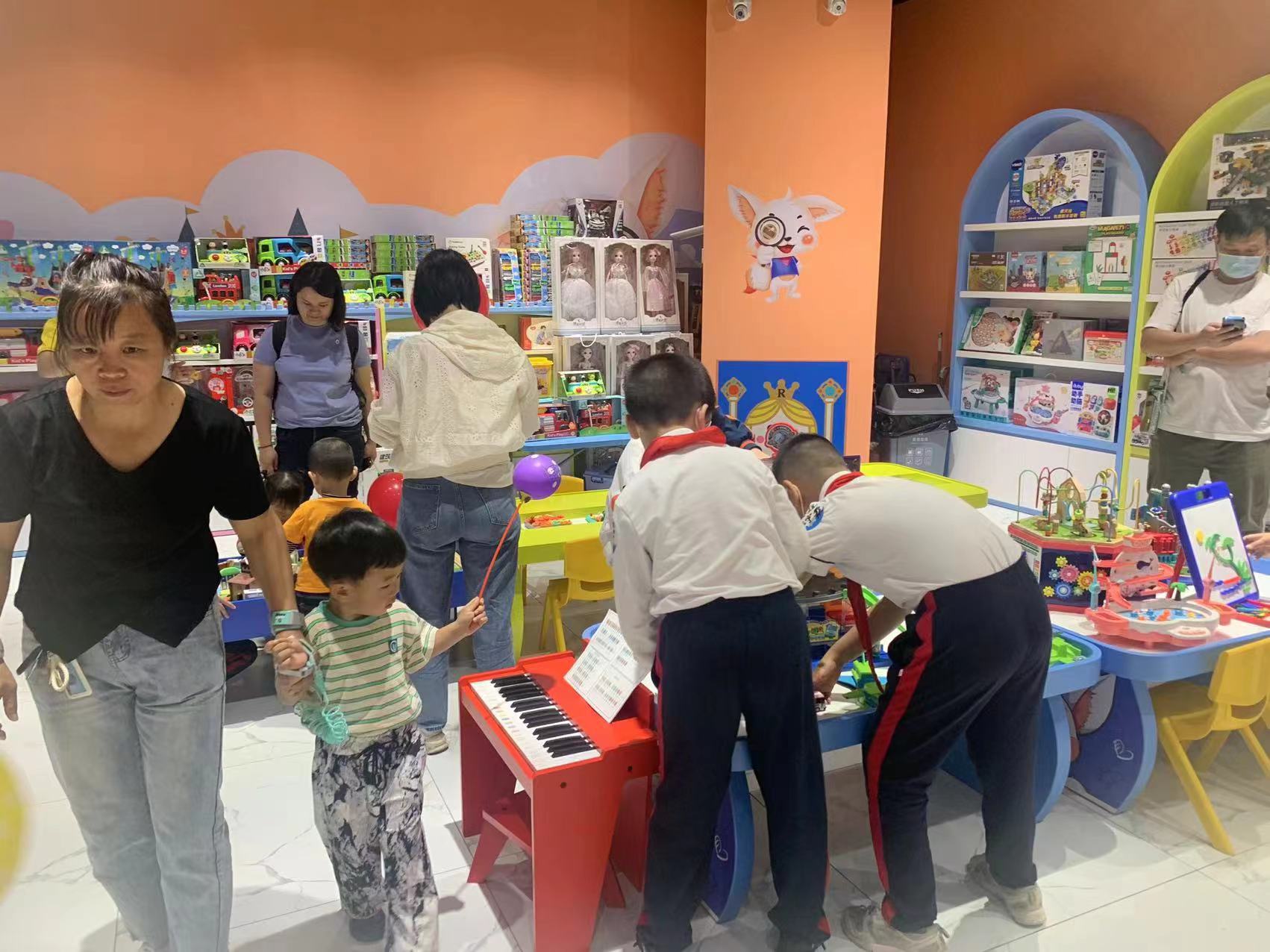皇家迪智尼 I 開(kāi)一家益智玩具體驗(yàn)店所需的證件及程序有哪些？